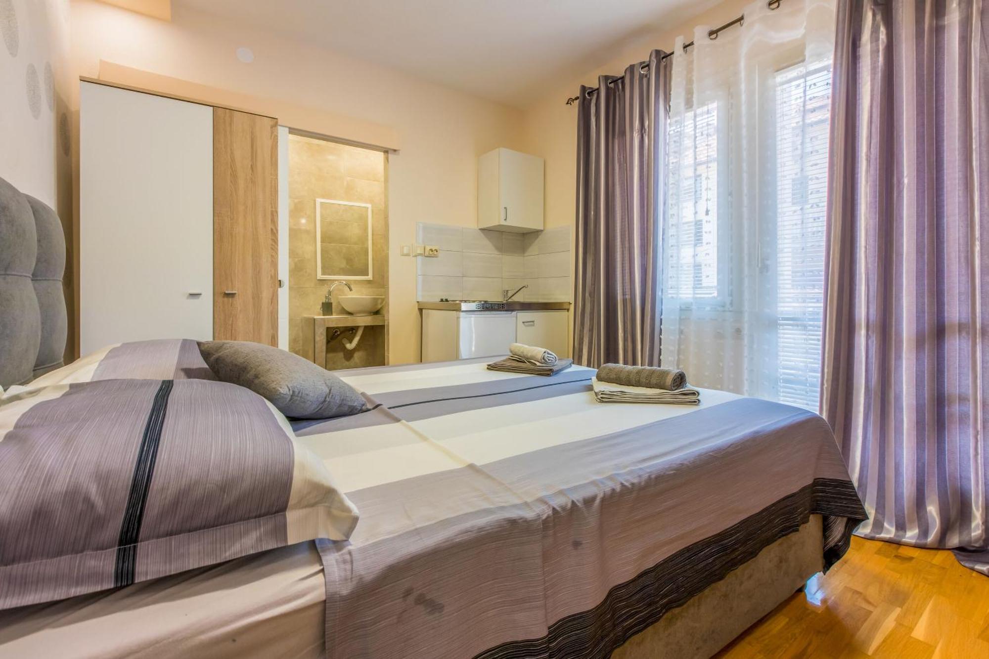 Apartments And Room Art تْسْغيكفانِتْسا المظهر الخارجي الصورة