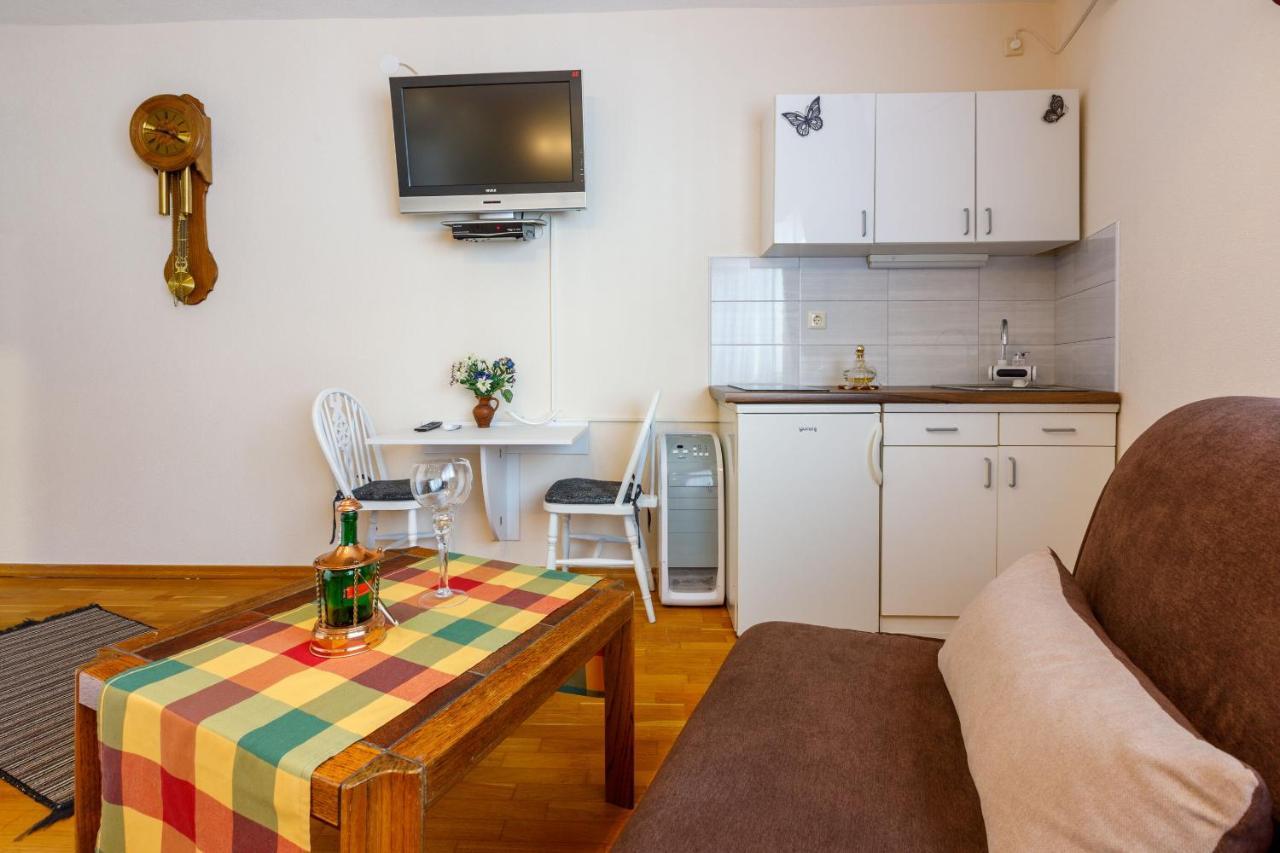 Apartments And Room Art تْسْغيكفانِتْسا المظهر الخارجي الصورة